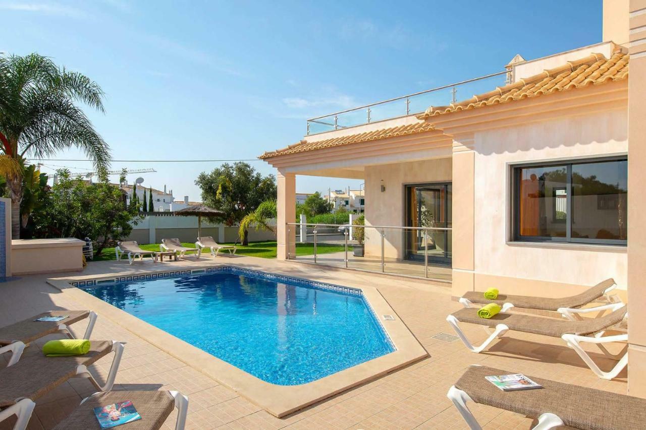 Villa Ruana - 5 Bedrooms On Suite- Free Out Door Hot Jacuzzi - By Bedzy Albufeira Eksteriør billede