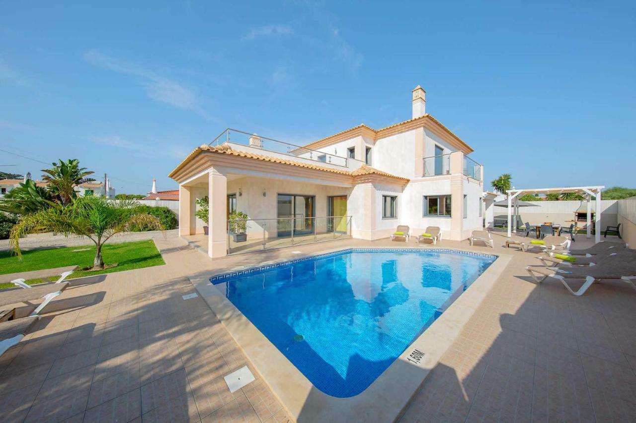 Villa Ruana - 5 Bedrooms On Suite- Free Out Door Hot Jacuzzi - By Bedzy Albufeira Eksteriør billede