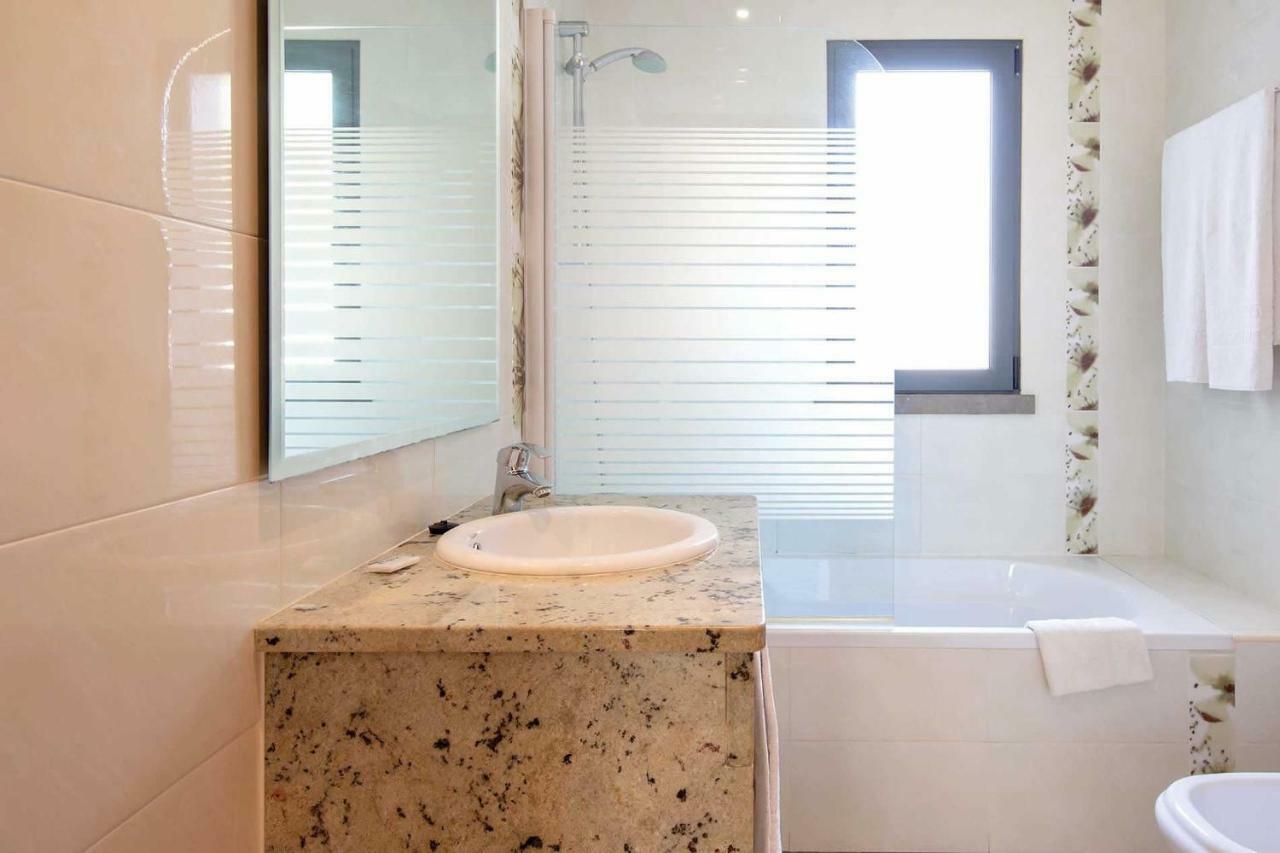 Villa Ruana - 5 Bedrooms On Suite- Free Out Door Hot Jacuzzi - By Bedzy Albufeira Eksteriør billede