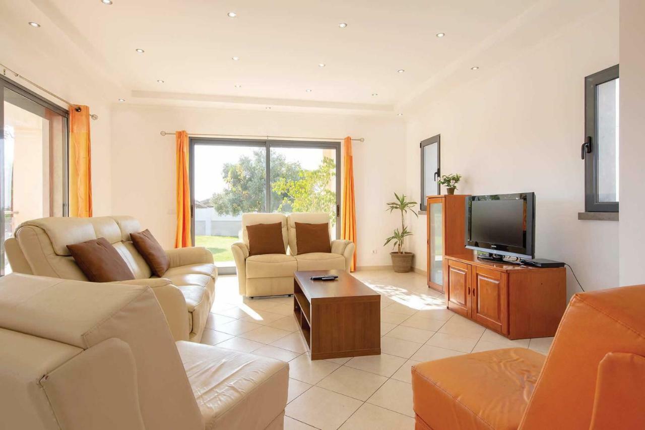 Villa Ruana - 5 Bedrooms On Suite- Free Out Door Hot Jacuzzi - By Bedzy Albufeira Eksteriør billede