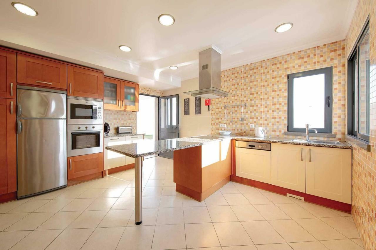 Villa Ruana - 5 Bedrooms On Suite- Free Out Door Hot Jacuzzi - By Bedzy Albufeira Eksteriør billede